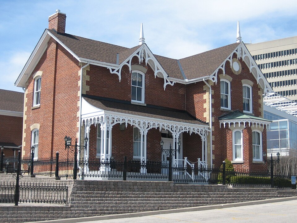 Graydon Hall Manor